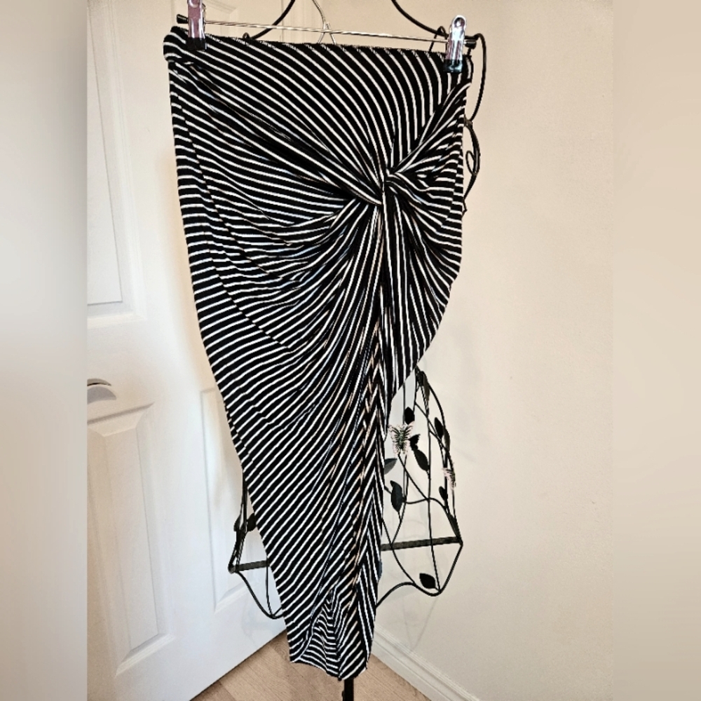 Asymetric Striped Mini Skirt‎